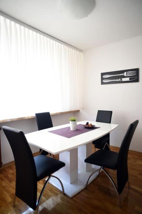 Apartment Check In Zagreb Maksimir-Free Parking מראה חיצוני תמונה